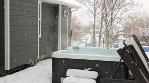 Huge Yard. Hot Tub. Playground. Trampoline. - Image 2