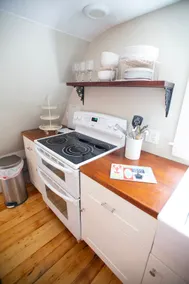 Apartment in Historic Marblehead Home - Image 4