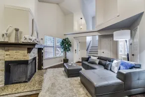 Amazing Place with Stunning Backyard - Image 4