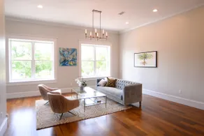 Bijou Apartment - Image 3