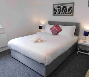 Delux Two Bedroom Apartment 4 Star - Sleeps 4 - Image 4