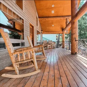 Beautiful Log Cabin at Rock Creek Reservoir - Image 5