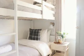 Rustic Chic 200 metres from CBD - Image 2
