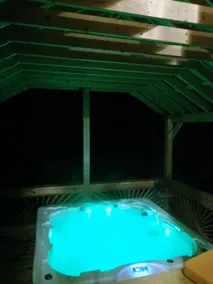 CreekView Cabin Retreat secluded w/ Jacuzzi - Image 5