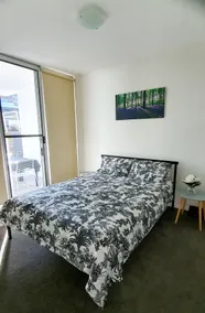 Oxford Street Apartment - Image 4