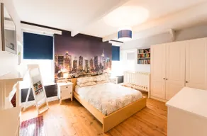 Fab big house near beaches - central with parking - Image 5