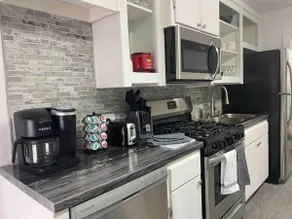 Downtown Apartment Above Sweet Exchange Market - Image 4