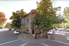 Cozy Pied-a-Terre' in Historic McMinnville Bank - Image 2