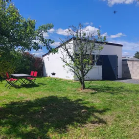House in quiet area, enclosed courtyard + bicycles - Image 5