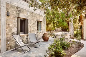 Nikolaou Art Residence, 1-room garden-view studio - Image 2
