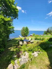 Beautiful & spacious all-season waterfront cottage - Image 4