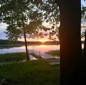 Secluded woods/lakeshore home, complete amenities - Image 2