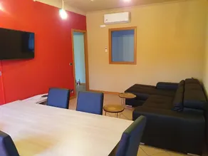 ideal apartment for large groups - Image 2