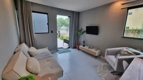House in front of the lake in a gated community - Image 5