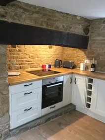 Lovely listed cottage in old centre with garden. - Image 4