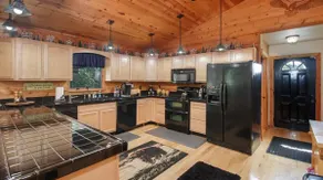 Texas Hill Country Cabin Escape On Medina River - Image 3
