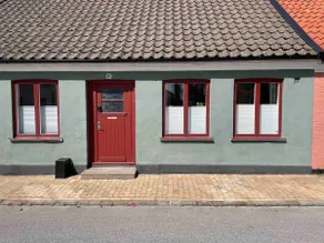 Central townhouse in cultural district - Image 3