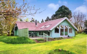 Cottage in a scenic area - Image 3