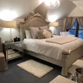 Beautiful 6 bedroom Home in the City - Image 5