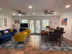 Sweet n Comfy 4 bedroom - Image 5