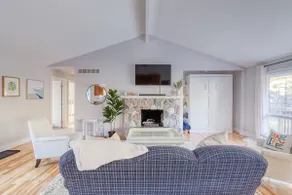 Family Friendly Private Beach Home with Hot Tub - Image 4