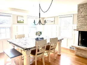 Gorgeous Spacious Modern Farmhouse Lots Of Extras - Image 5