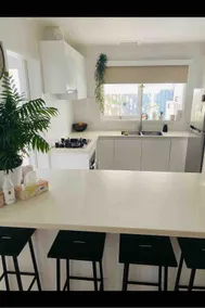 Cute & Cosy Beach Cottage - Image 2