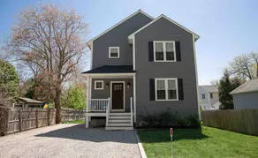 Spacious Bonnet Home Central to Narragansett Beaches and Newport - Image 2
