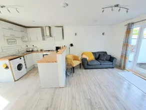La Petite Maison - Image 2