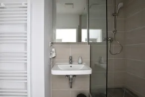 Cozy studio with balcony in great location - Image 4