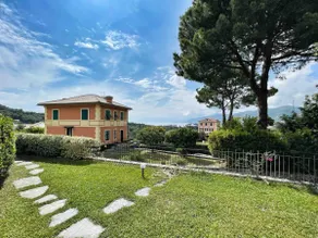 Garden, private parking space, breathtaking view - Image 2