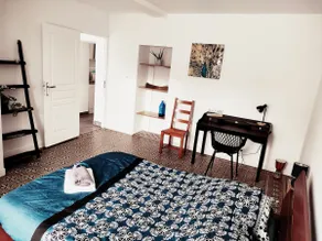 Beautiful renovated house with pleasant garden - Image 3