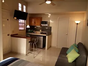 Independent, great location. BILLED. - Image 4