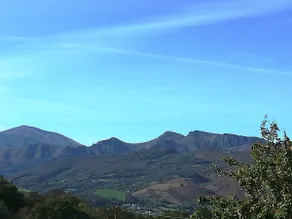 Charming gîte with swimming pool and mountain views in the heart of the Basque Country - Image 5