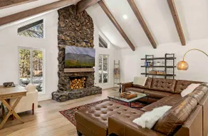 4BR Modern Getaway | Near NAU & Downtown - Image 2
