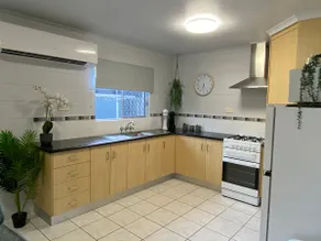 Leafy Andergrove Home, 5 Min to Mackay CBD - Image 4