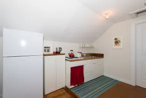 Sag Harbor Village Oasis - Image 4