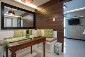 1BR Flat with balcony near U.S. Embassy & PGH - Image 4
