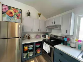Colorful, Cheerful & Close to downtown Apartment! - Image 4
