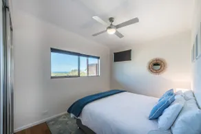 Laurina Apartment: Seaside 2bedroom Self-contained - Image 4