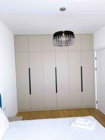 Brand new luxury apartment in downtown - Image 5