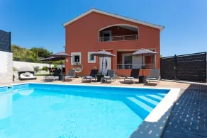 Holiday Home Klarić (heated) Pool and Jacuzzi**** - Image 2