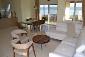 Villa overlooking the sea - Image 4