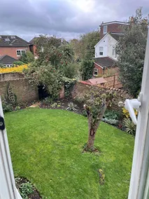 Town centre flat in Guildford - Image 4