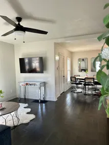 Newly renovated bungalow close to downtown & KU - Image 3