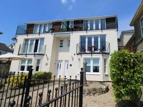 St Joseph’s Spacious Family Holiday Home Sea Views - Image 5