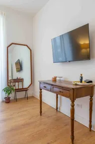 Refined, spacious and bright apartment Dormo da Flami - Image 4
