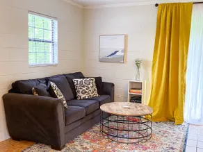 Dupre Studio Guest House - Image 2