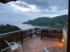 Beautiful wooden bungalow, balcony and ocean views. - Image 5