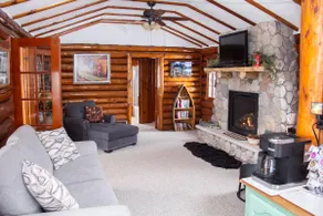 Charming Cabin Nestled along the Stony Brook Creek - Image 3